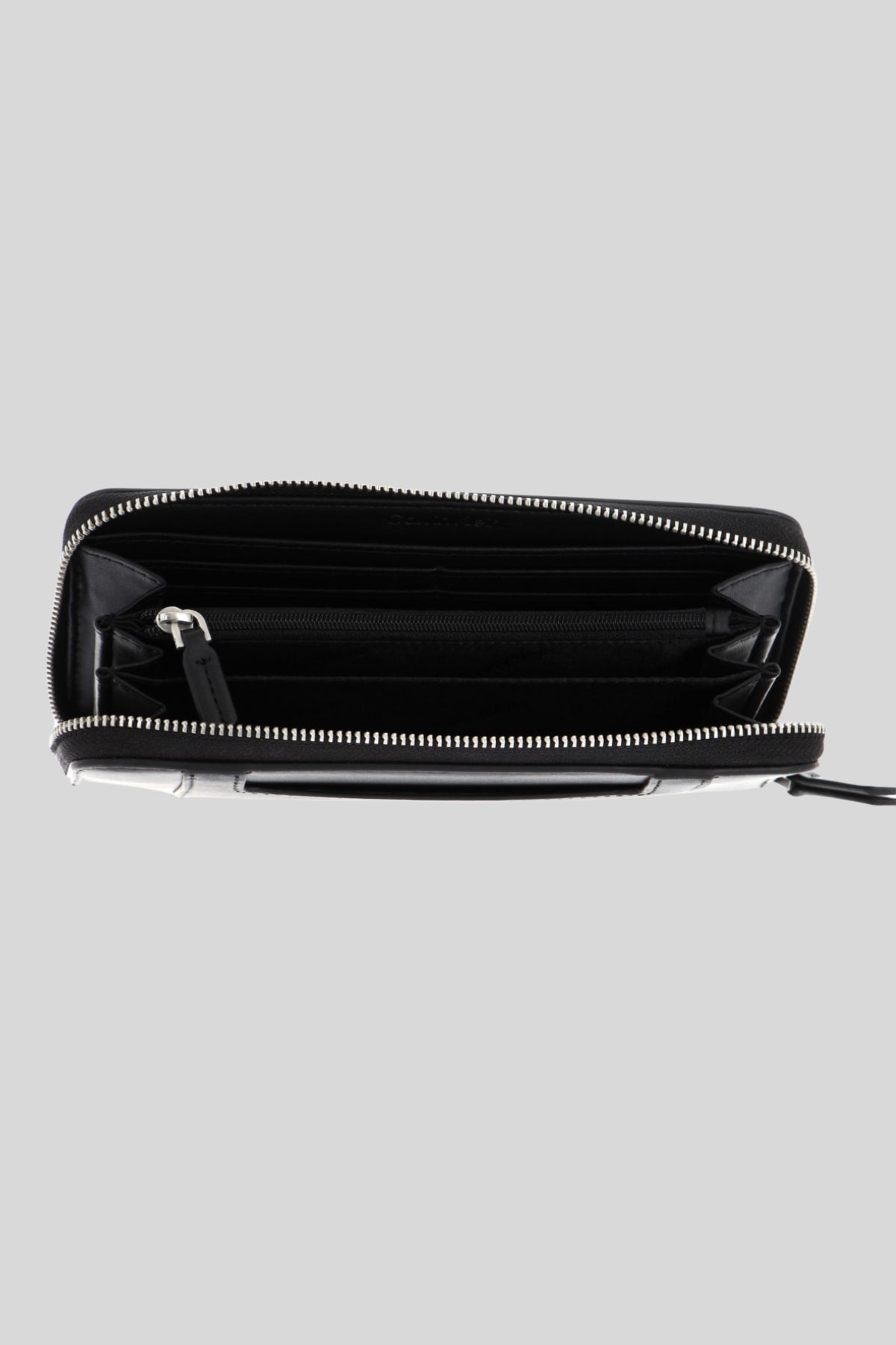 Elegancki Portfel Calvin Klein w Czarze